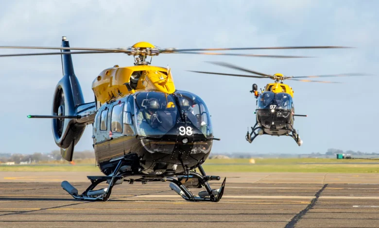 dvě startující helikoptéry