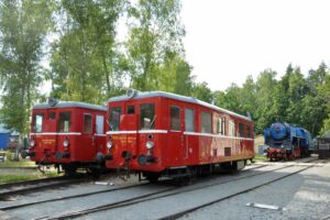 Motorový vůz řady M131.1 "Hurvínek" během Muzejní noci sveze cestující z Lužné u Rakovníka do Rakovníka a zpět. Zdroj: Archiv ČD.